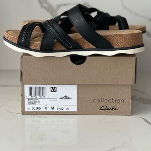 CLARKS WOMEN’S LEATHER SANDAL